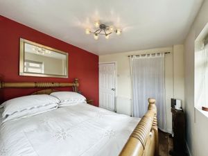 Bedroom- click for photo gallery